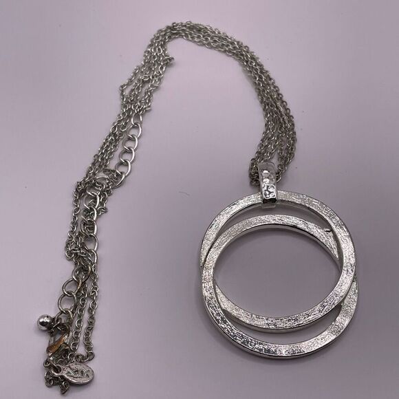 Vintage KR Silvertone Double Chain Circle Pendant  19” Chain Length - Picture 7 of 9